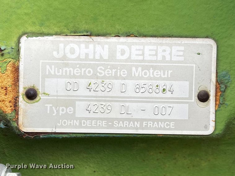 image for item EO4064 1989 John Deere 2355 tractor