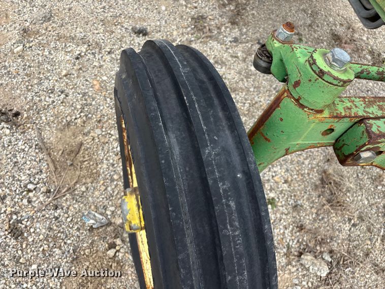 image for item EO4064 1989 John Deere 2355 tractor