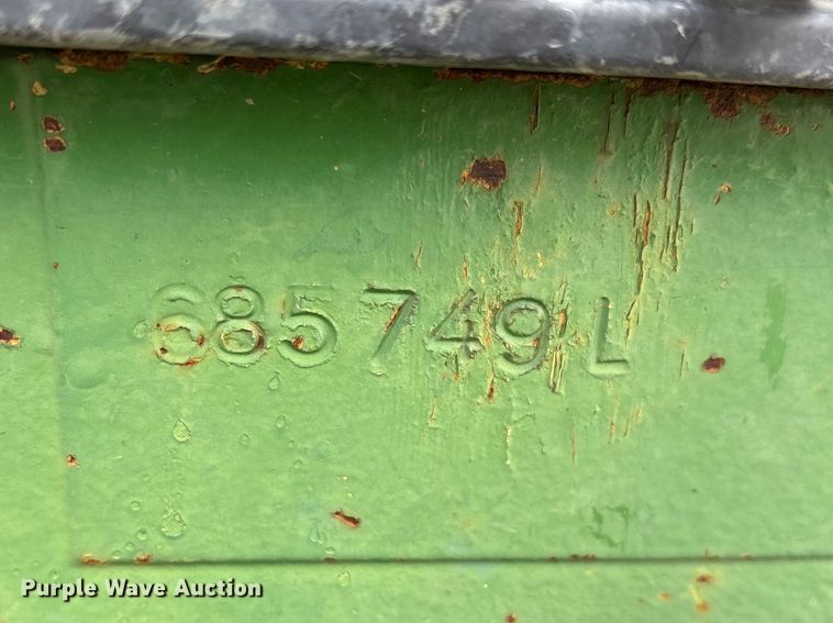 image for item EO4064 1989 John Deere 2355 tractor