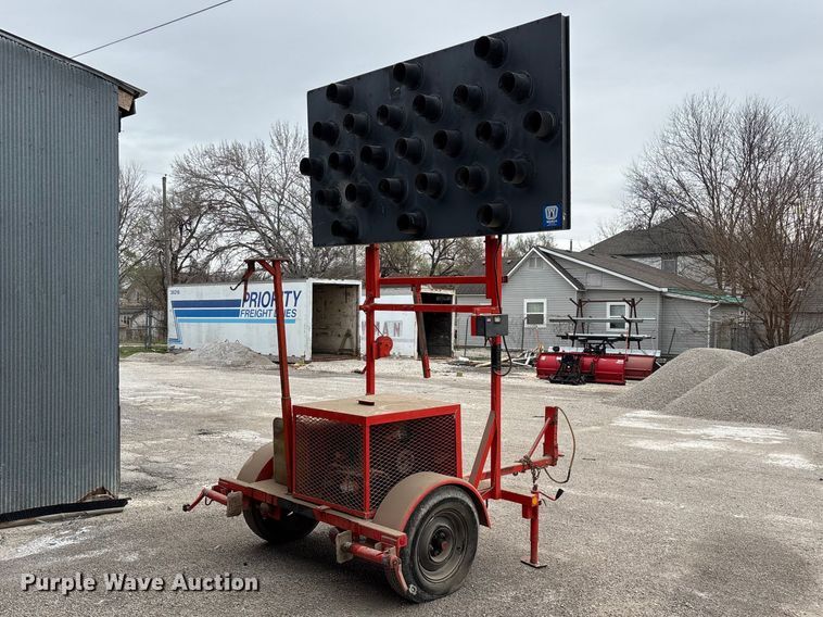 image for item EO4065 Wanco Traffic Director arrow board trailer