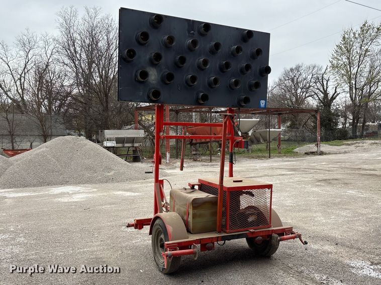 image for item EO4065 Wanco Traffic Director arrow board trailer