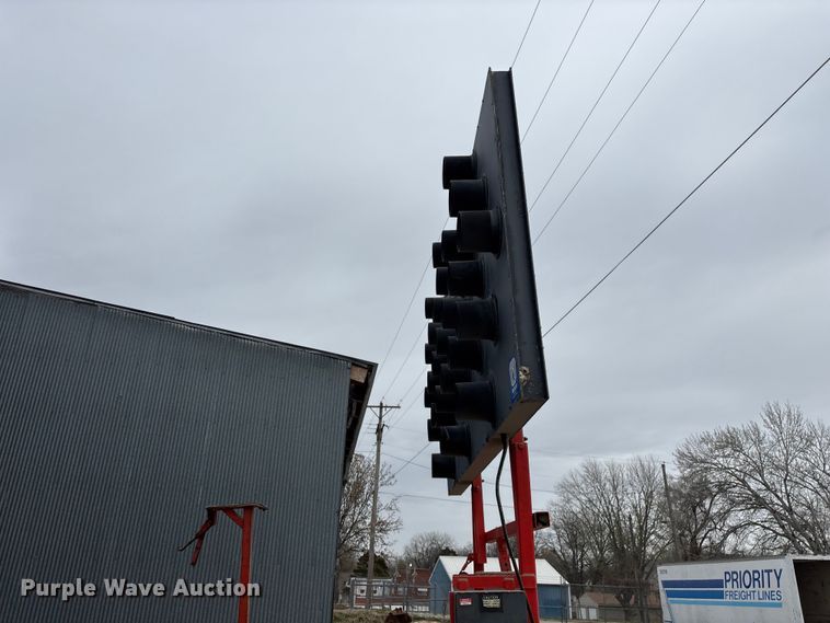 image for item EO4065 Wanco Traffic Director arrow board trailer