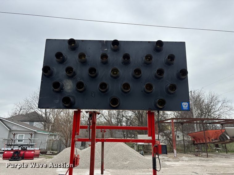 image for item EO4065 Wanco Traffic Director arrow board trailer