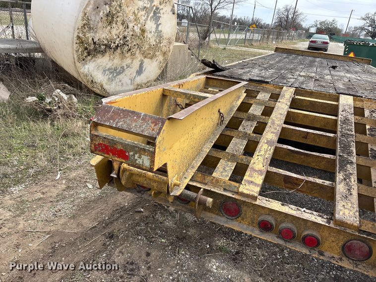 image for item EO4066 2002 Belshe  equipment trailer