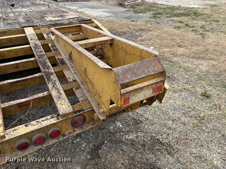 image for item EO4066 2002 Belshe  equipment trailer