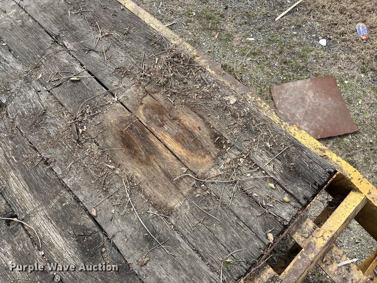 image for item EO4066 2002 Belshe  equipment trailer