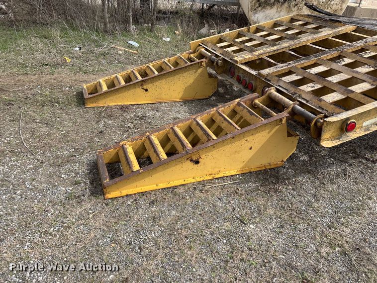 image for item EO4066 2002 Belshe  equipment trailer