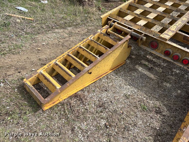 image for item EO4066 2002 Belshe  equipment trailer