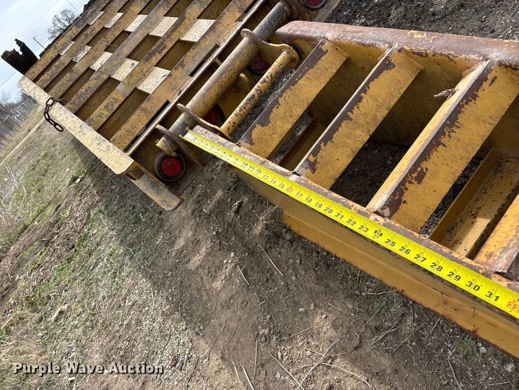 image for item EO4066 2002 Belshe  equipment trailer