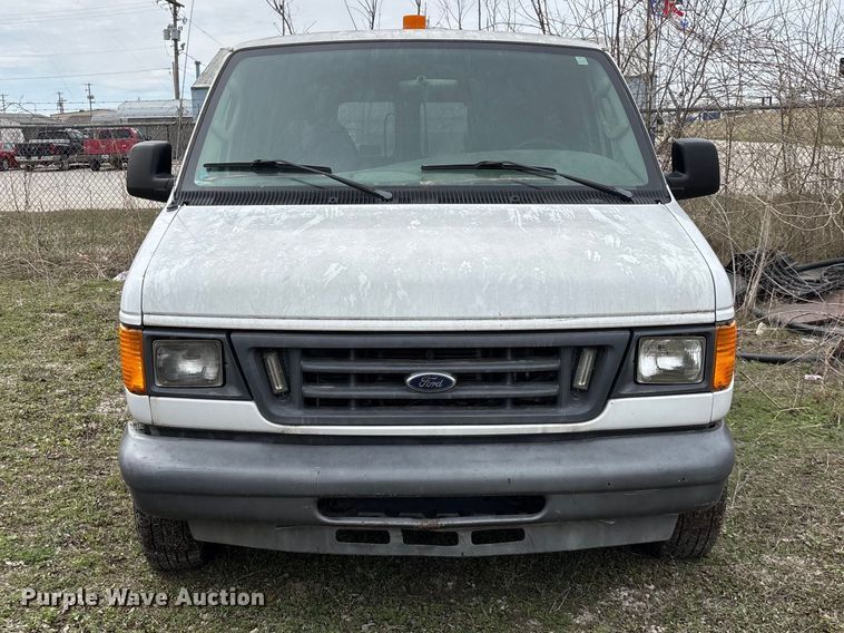 image for item EO4067 2005 Ford E150 van