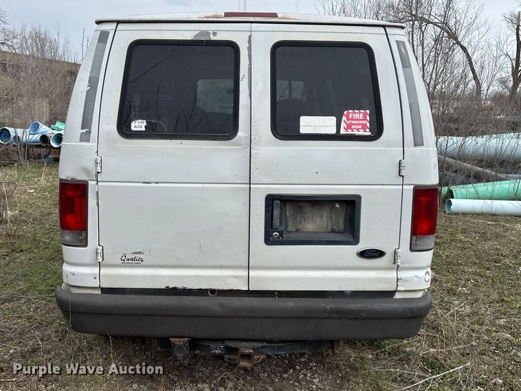 image for item EO4067 2005 Ford E150 van