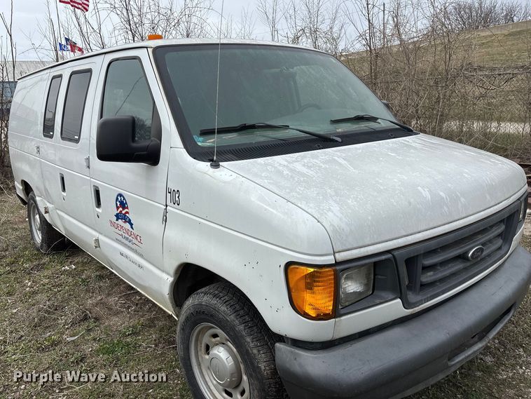image for item EO4067 2005 Ford E150 van