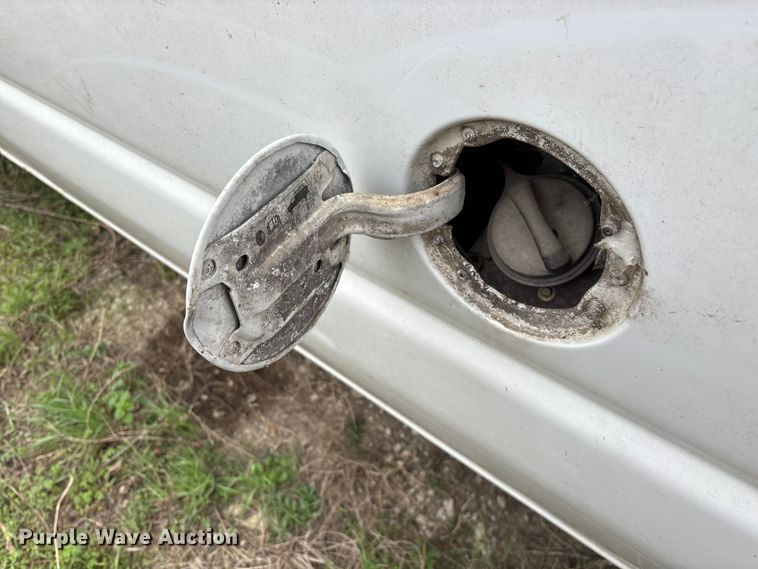 image for item EO4067 2005 Ford E150 van