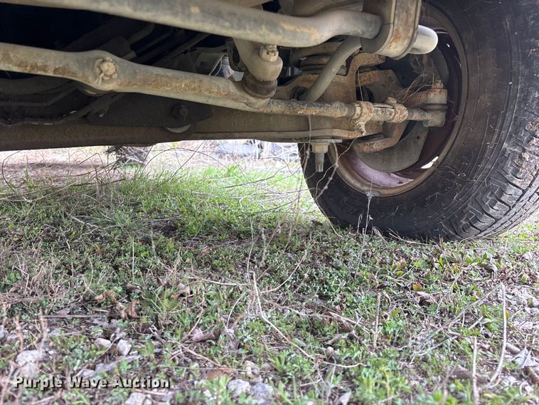 image for item EO4067 2005 Ford E150 van