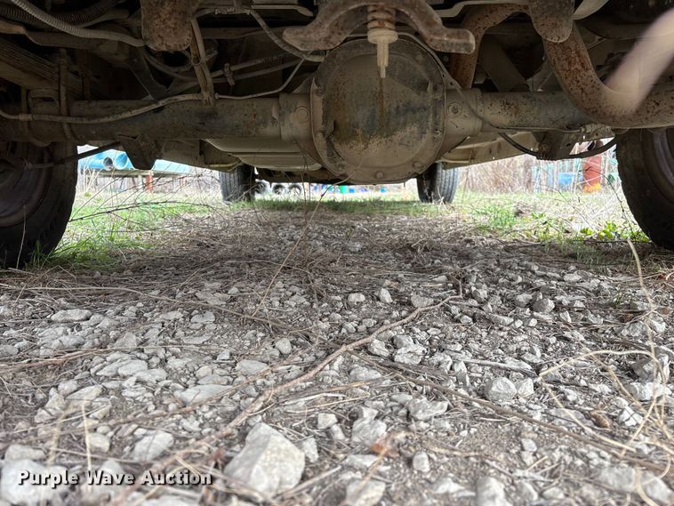 image for item EO4067 2005 Ford E150 van