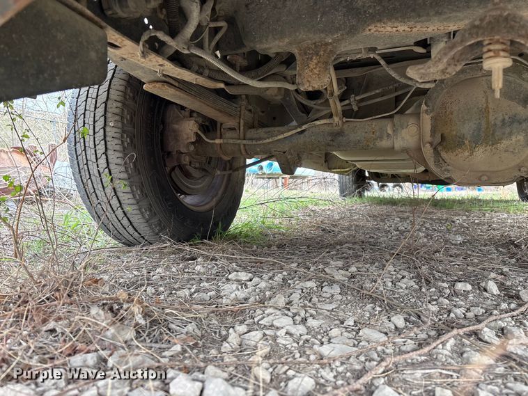 image for item EO4067 2005 Ford E150 van