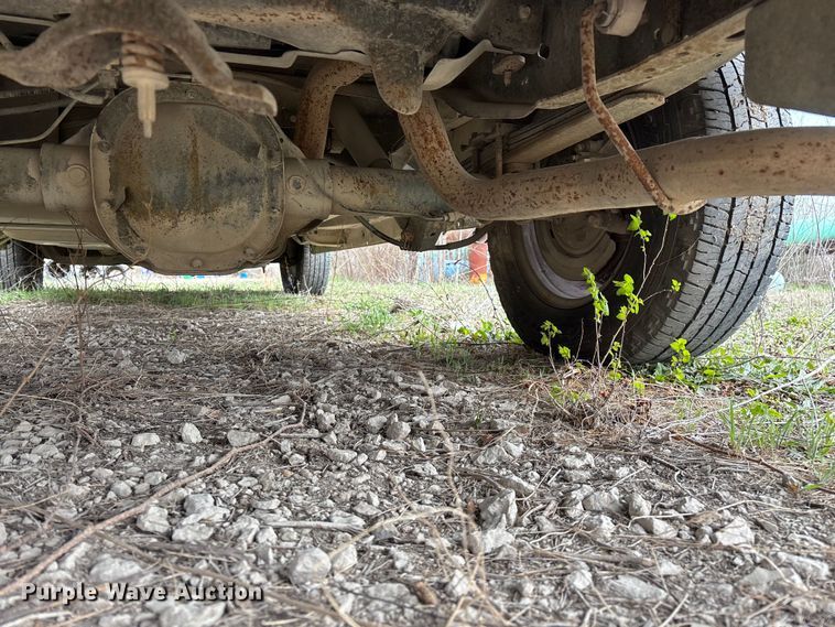 image for item EO4067 2005 Ford E150 van