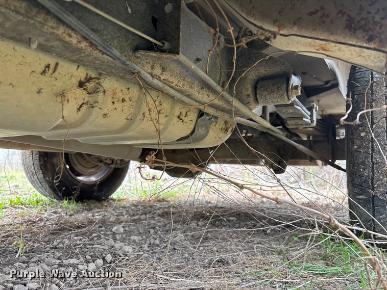 image for item EO4067 2005 Ford E150 van