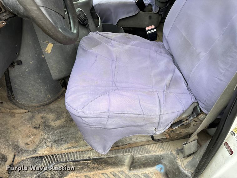 image for item EO4067 2005 Ford E150 van