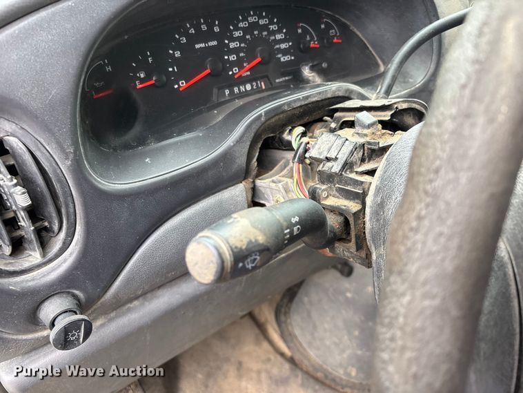 image for item EO4067 2005 Ford E150 van