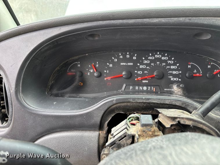 image for item EO4067 2005 Ford E150 van