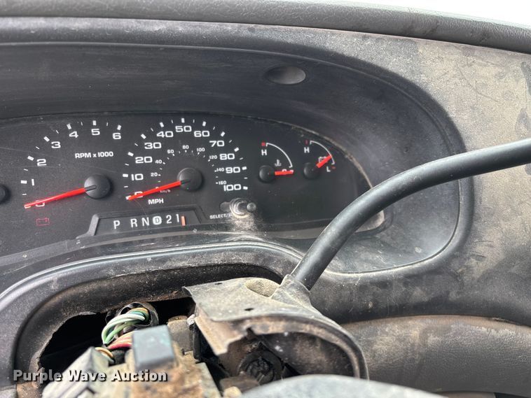 image for item EO4067 2005 Ford E150 van