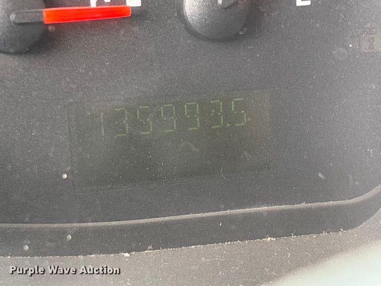 image for item EO4067 2005 Ford E150 van