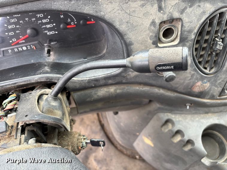 image for item EO4067 2005 Ford E150 van