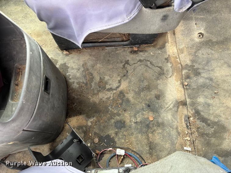 image for item EO4067 2005 Ford E150 van