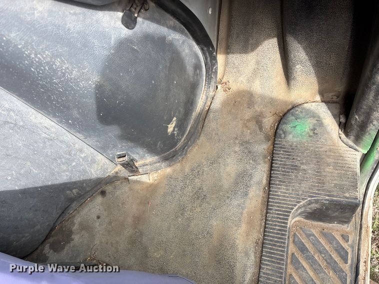 image for item EO4067 2005 Ford E150 van