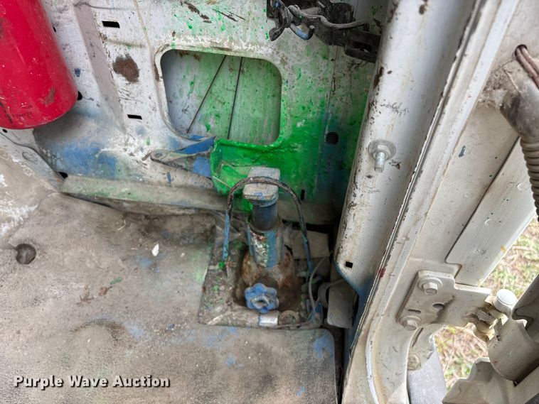 image for item EO4067 2005 Ford E150 van