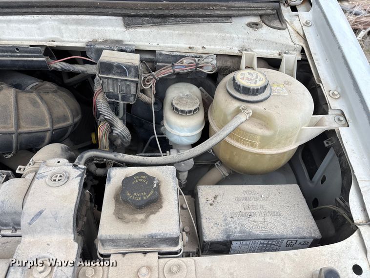 image for item EO4067 2005 Ford E150 van