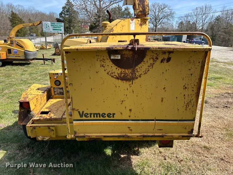 image for item EO4069 Vermeer 1250 wood chipper