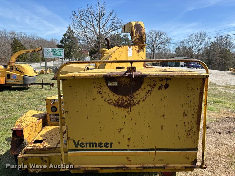 image for item EO4069 Vermeer 1250 wood chipper