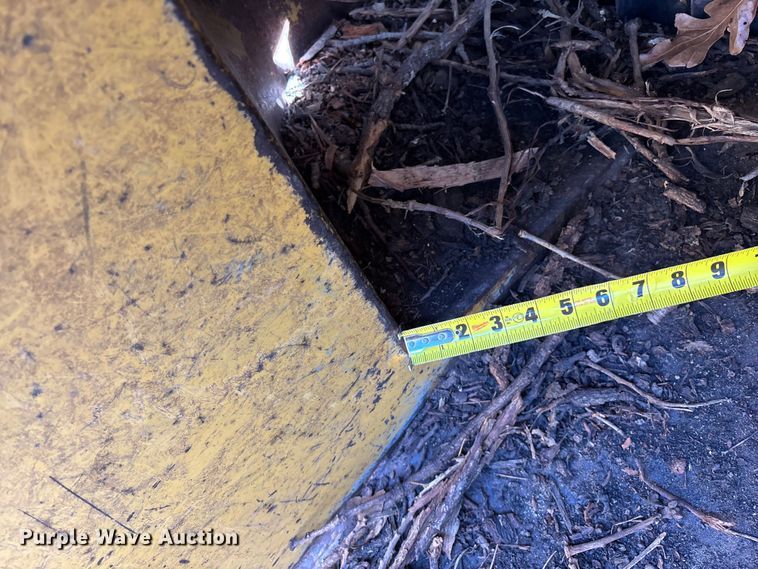 image for item EO4069 Vermeer 1250 wood chipper