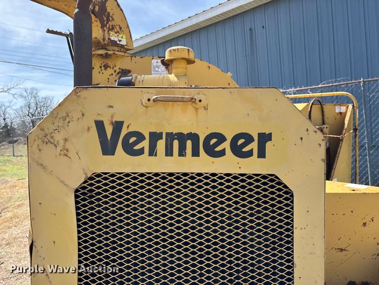 image for item EO4069 Vermeer 1250 wood chipper