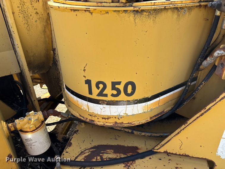 image for item EO4069 Vermeer 1250 wood chipper