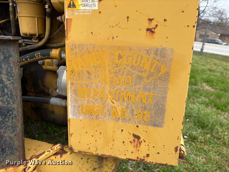 image for item EO4069 Vermeer 1250 wood chipper