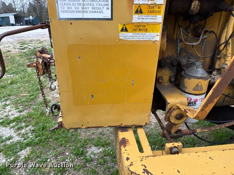 image for item EO4069 Vermeer 1250 wood chipper