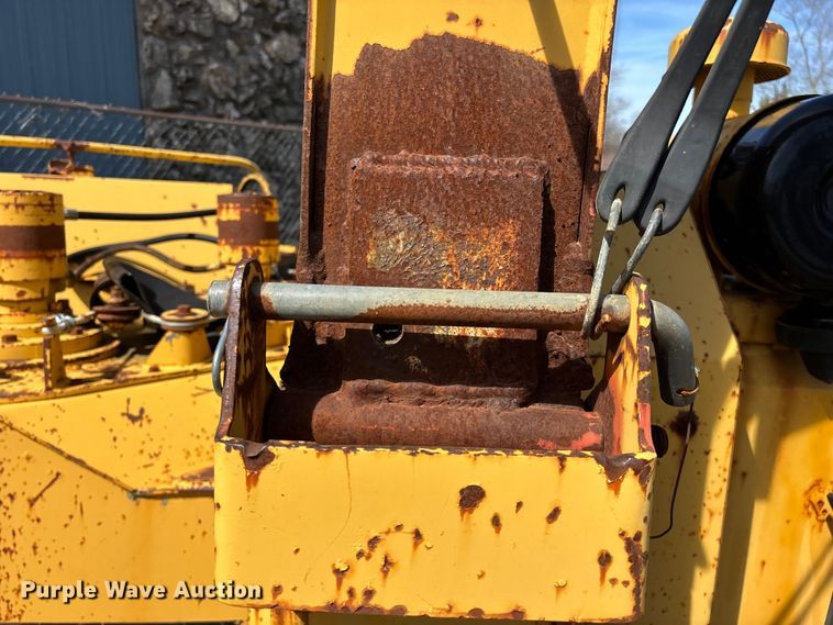 image for item EO4069 Vermeer 1250 wood chipper