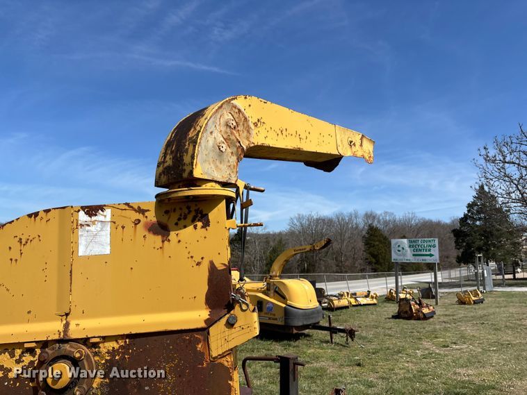 image for item EO4069 Vermeer 1250 wood chipper