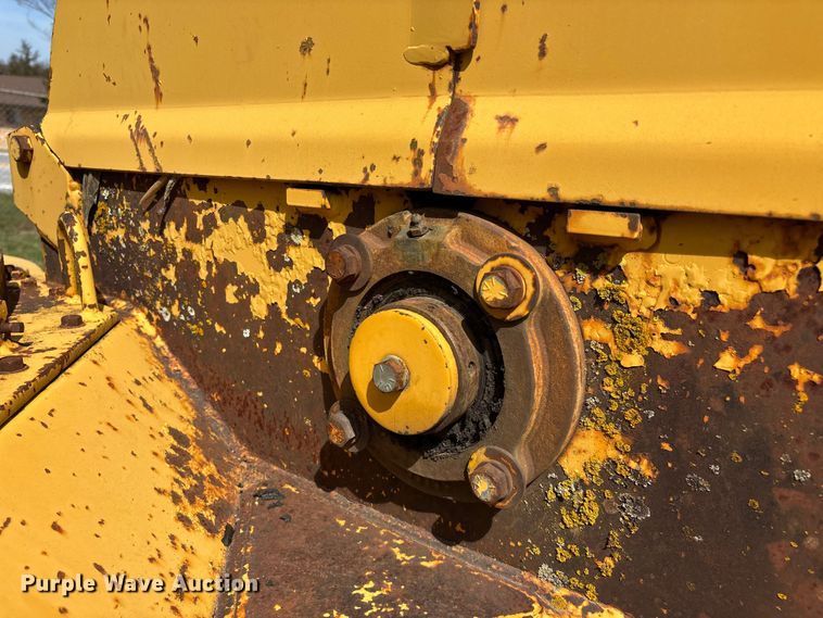 image for item EO4069 Vermeer 1250 wood chipper