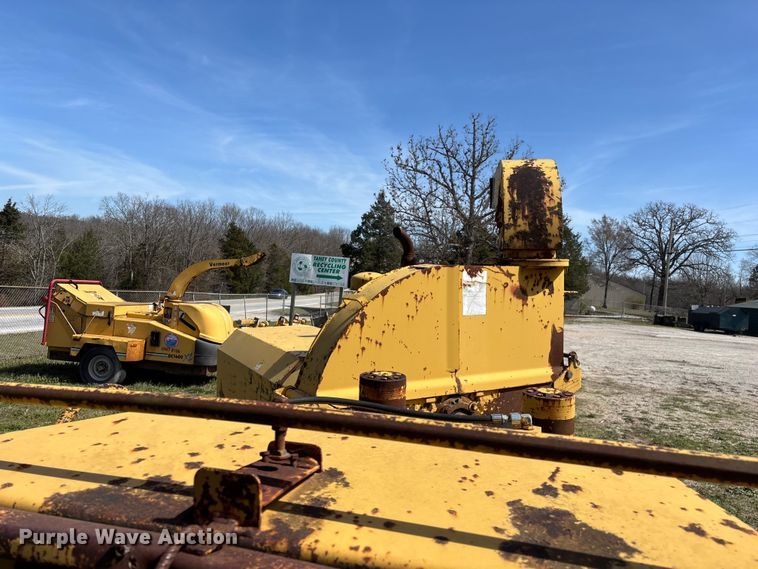 image for item EO4069 Vermeer 1250 wood chipper