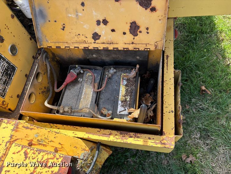 image for item EO4069 Vermeer 1250 wood chipper