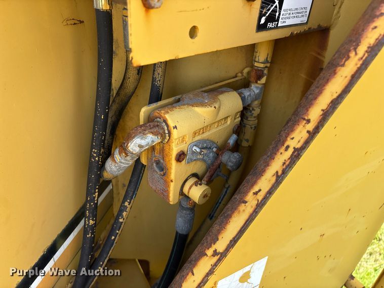 image for item EO4069 Vermeer 1250 wood chipper