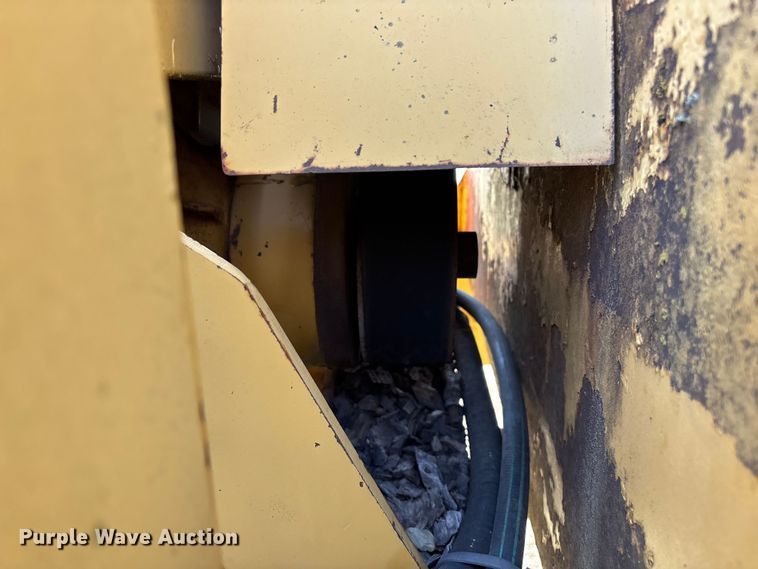 image for item EO4069 Vermeer 1250 wood chipper