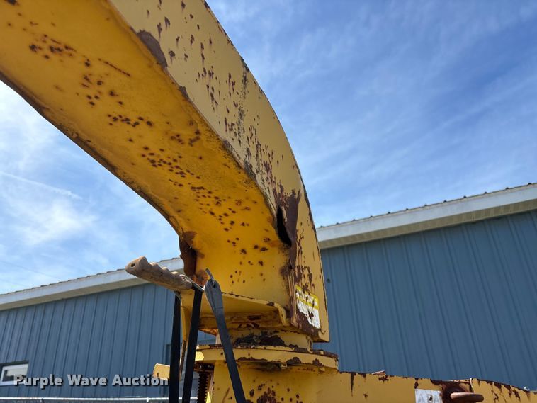 image for item EO4069 Vermeer 1250 wood chipper