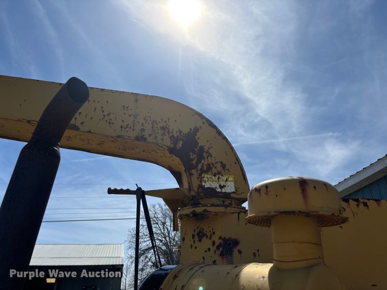 image for item EO4069 Vermeer 1250 wood chipper