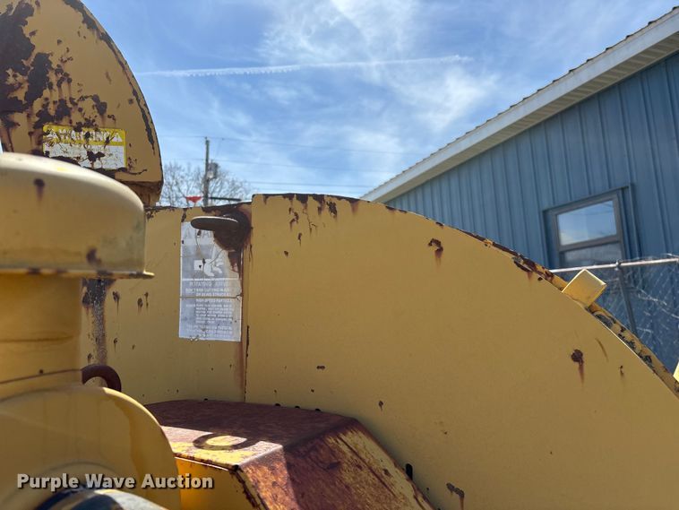 image for item EO4069 Vermeer 1250 wood chipper