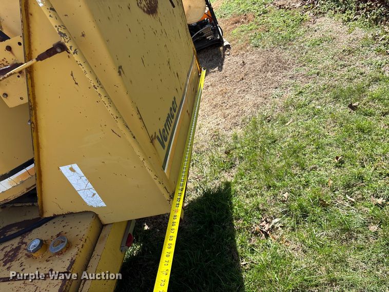 image for item EO4069 Vermeer 1250 wood chipper